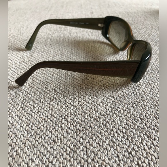SOLD Oliver Peoples Sunglasses. Vintage Very good condition. Model Pheobe Green - Picture 7 of 11